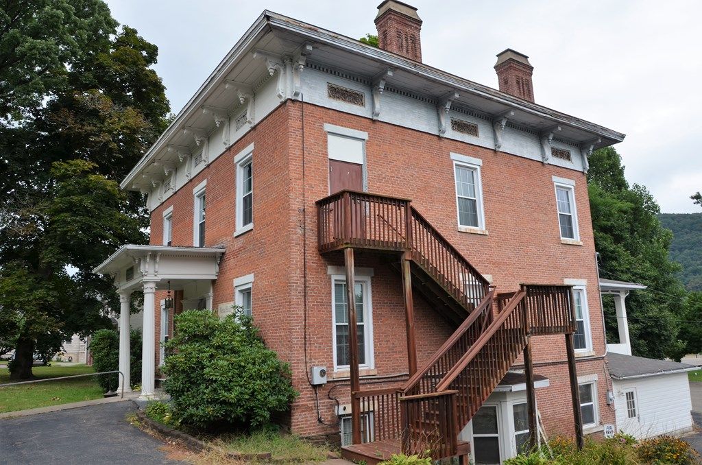 21 N Main St, Towanda, PA 18848